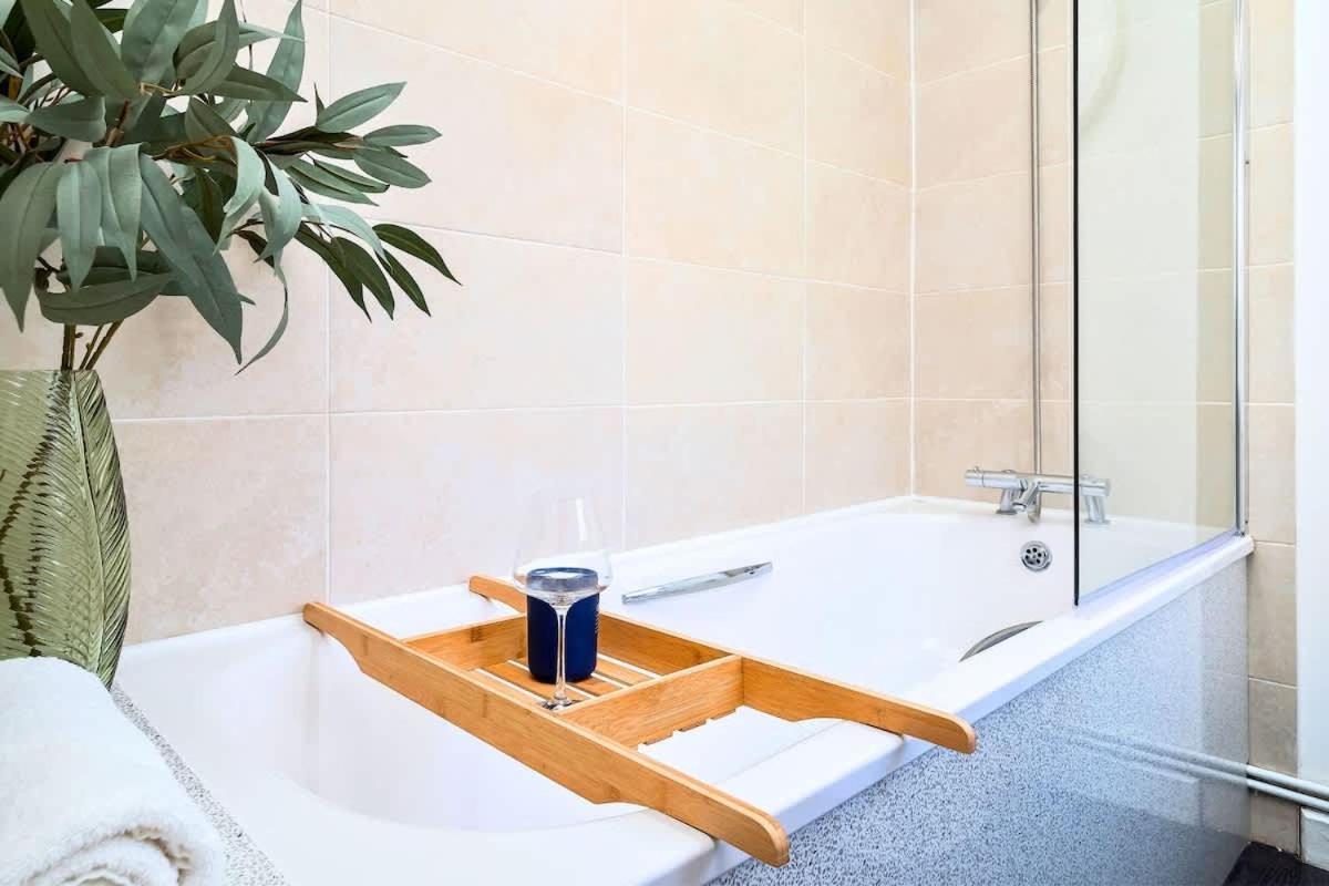 Penkhull House By Truestays - 4 Bedroom House In Stoke-On-Trent Εξωτερικό φωτογραφία